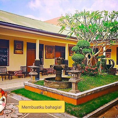 Hotel Sentral Pabean Buleleng Exterior foto