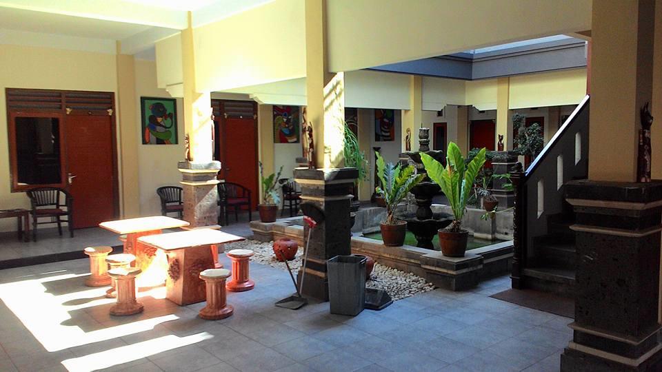 Hotel Sentral Pabean Buleleng Exterior foto